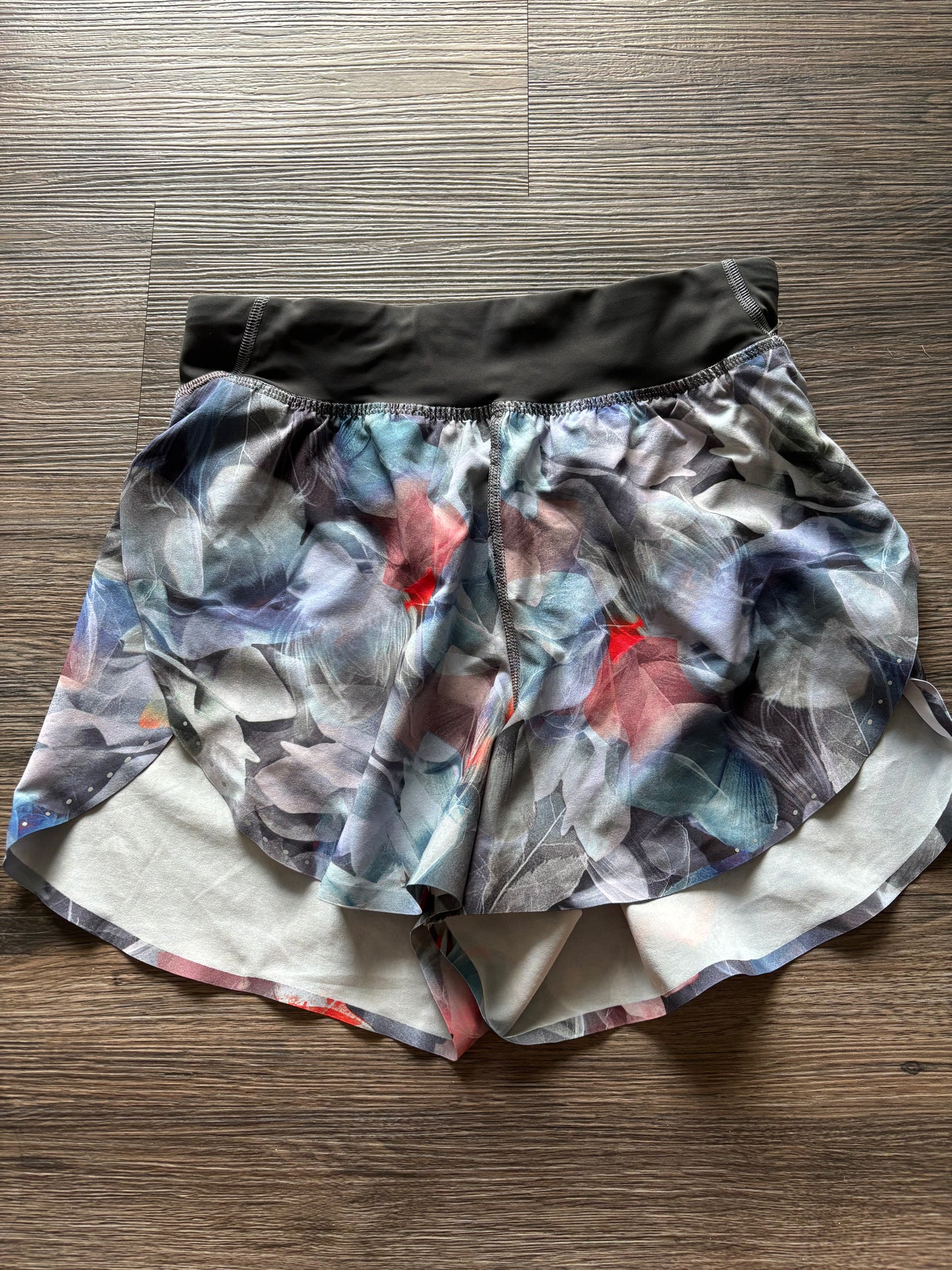 Fast and Free Reflective HR Short 3”